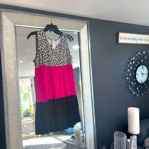 DRESS / Super cute boutique dress. Size small. Fits like a medium